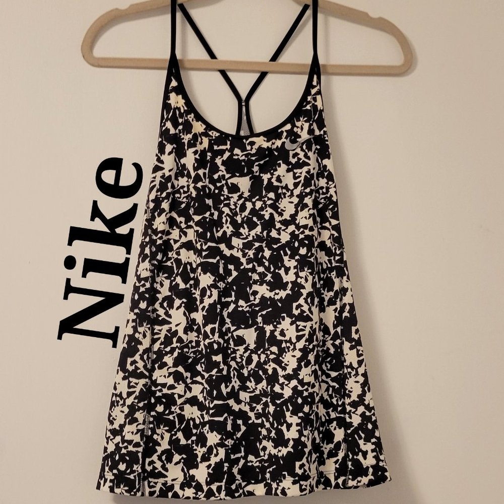 ❣️HP❣️Nike DriFIT B&W Racerback Moisture Wick Spaghetti Strap Tank sz: M
